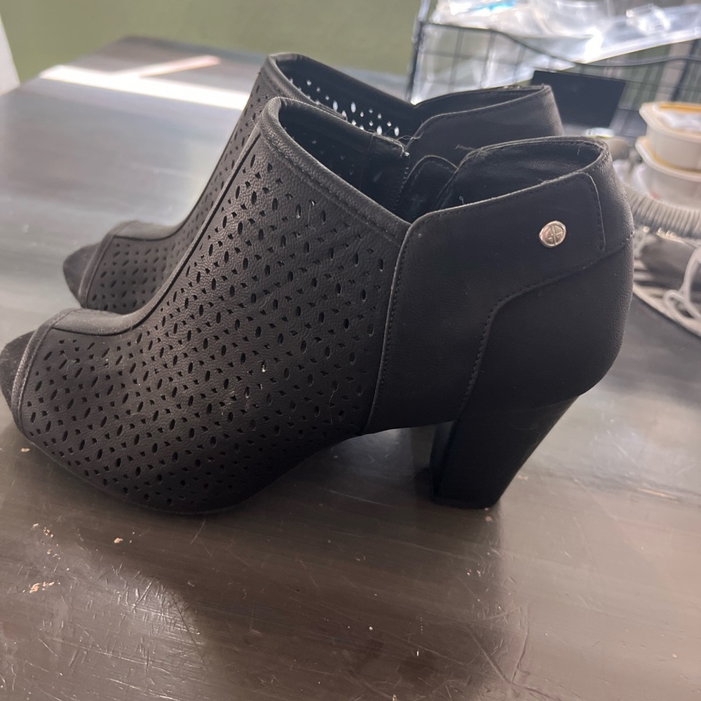 Giani Bernini Shootie Style Block Heel shoes, Size 8